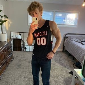 UCONN Nike Basketball Jersey NWT